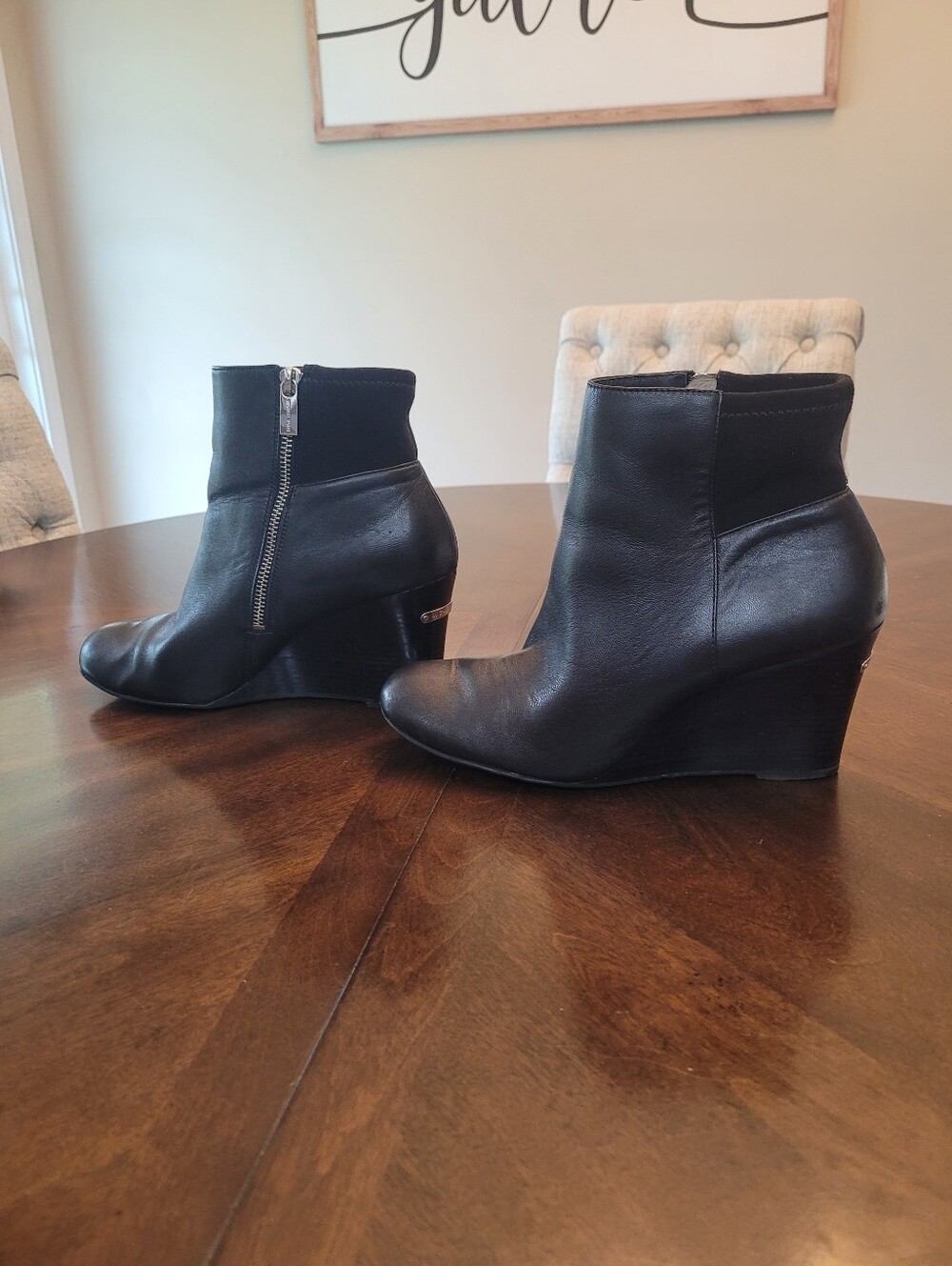 Micheal Kors Women's Black Leather Wedge Ankle Boots - Sleek Zip Detail.  Size 8